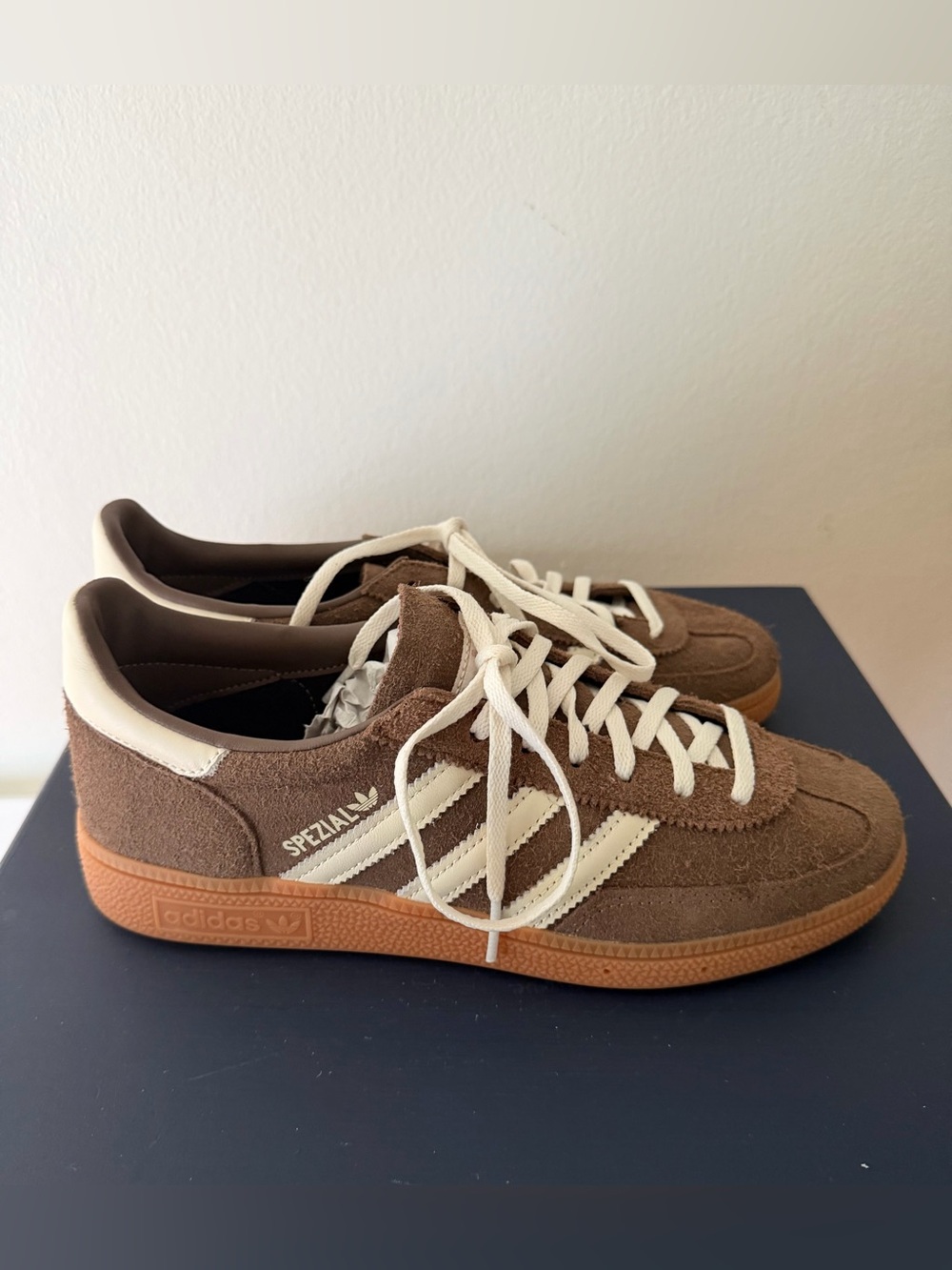 Adidas Handball Spezial Brown Suede w/ Cream Stripes Women's Size 7.5 NEW IN BOX